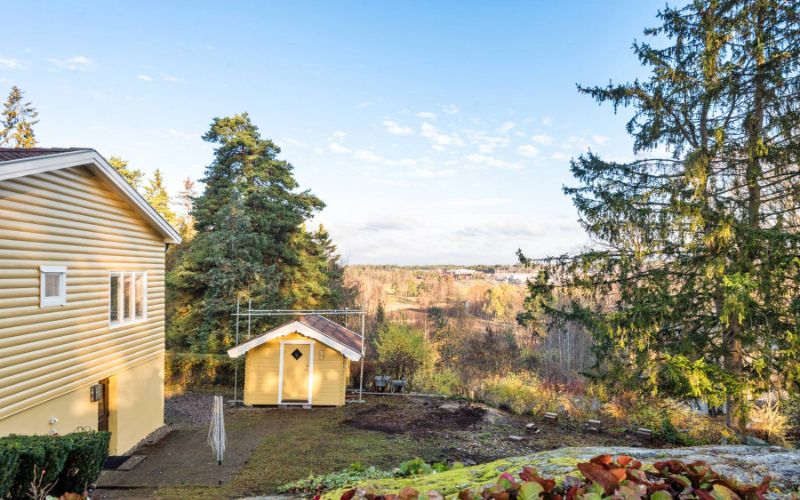 23. Renovering av ytterpanel paE295A0e sommarstuga